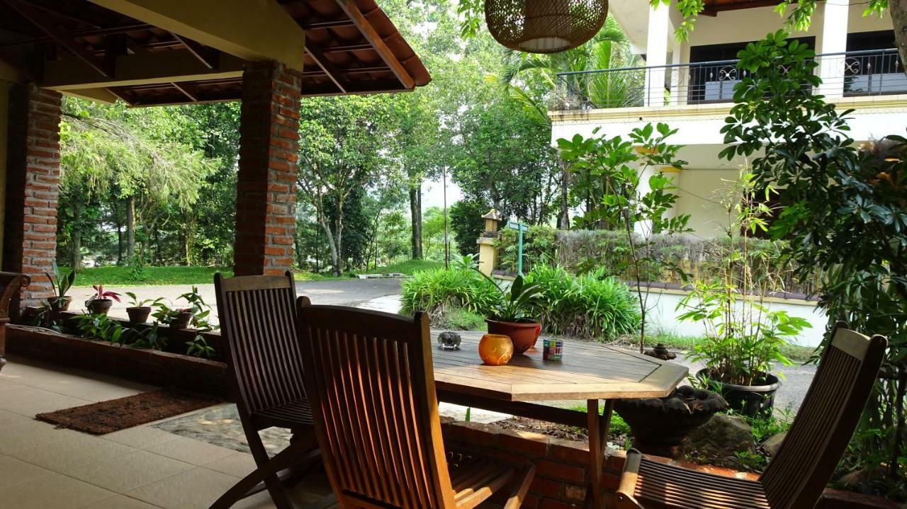 Pondok Pakuan Bogor Bagian luar foto